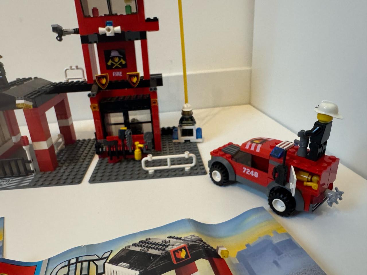 Complete Lego City Brandweerkazerne set 7240.