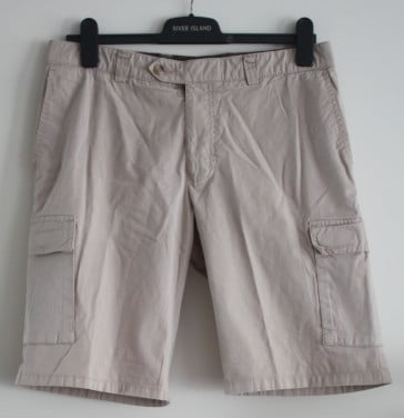Korte beige broek maat 50