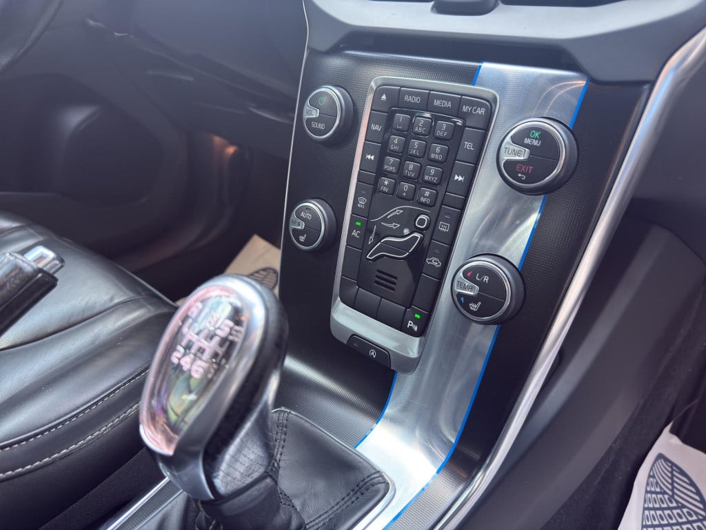 Volvo V40 1.6 d2 r-design leder led memory stoelverwarming
