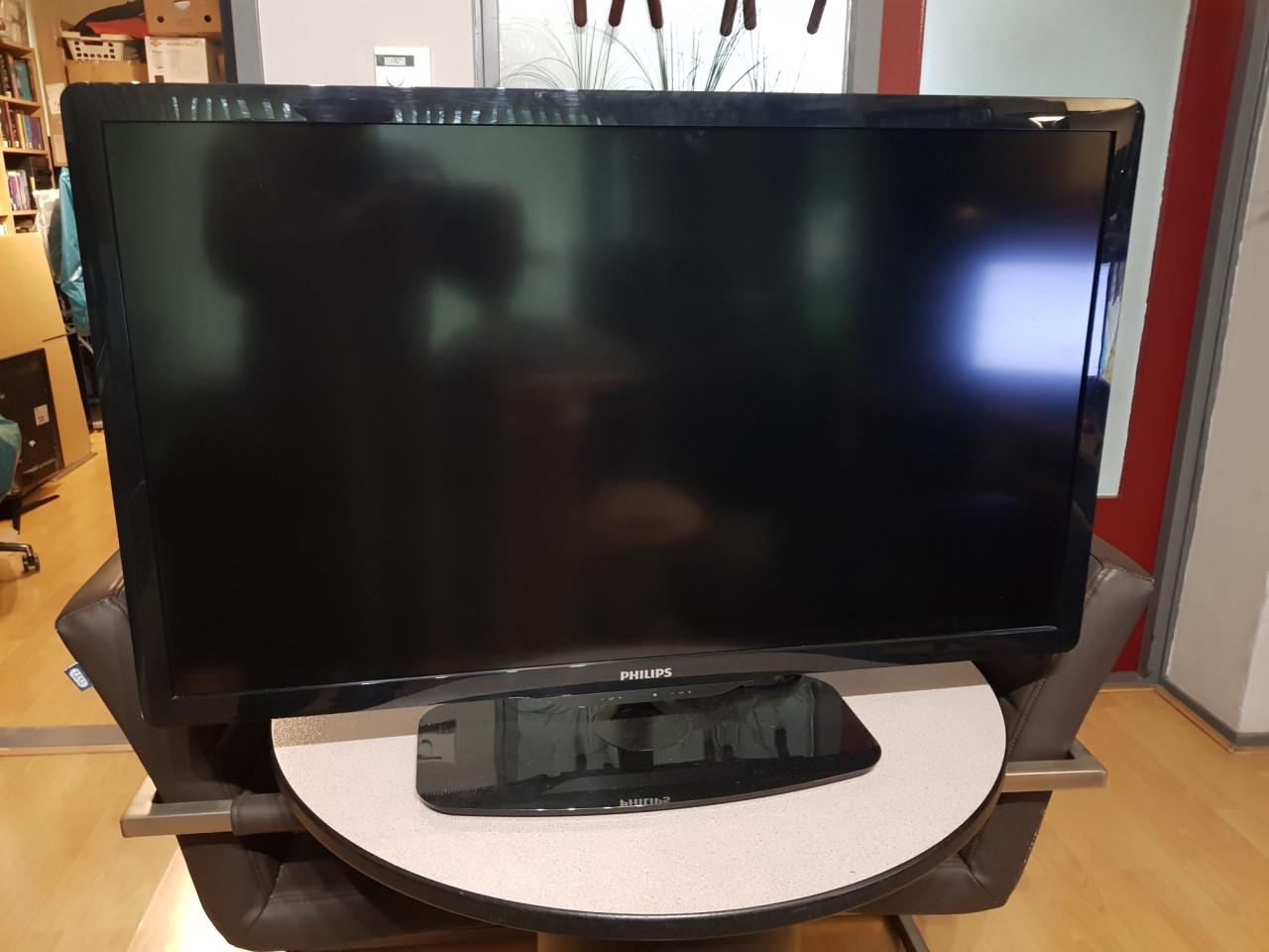 TV Philips 40PFL5206H te koop.