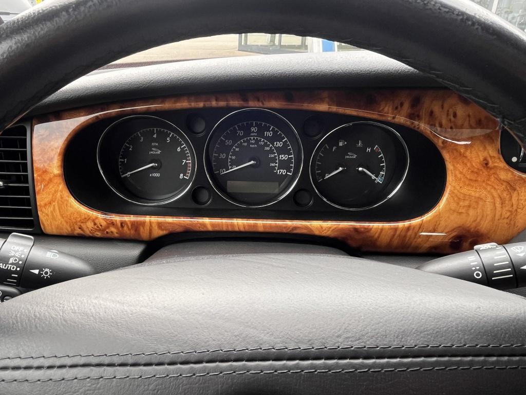 Jaguar Xj 4.2 v8 executive