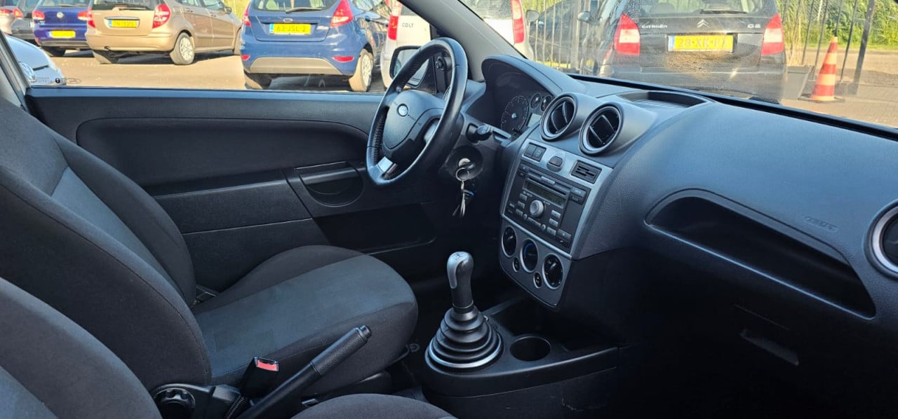 TE KOOP FORD FIESTA 1.3 8V FUTURA MET AIRCO