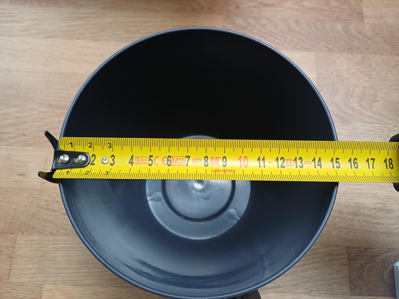 Grijze (plastic) bloempotten met water indicator: makkelijk!
