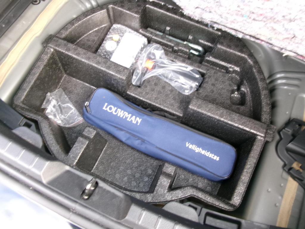 Toyota Yaris 1.5 hybrid clima, camera, multimedia, bluet.