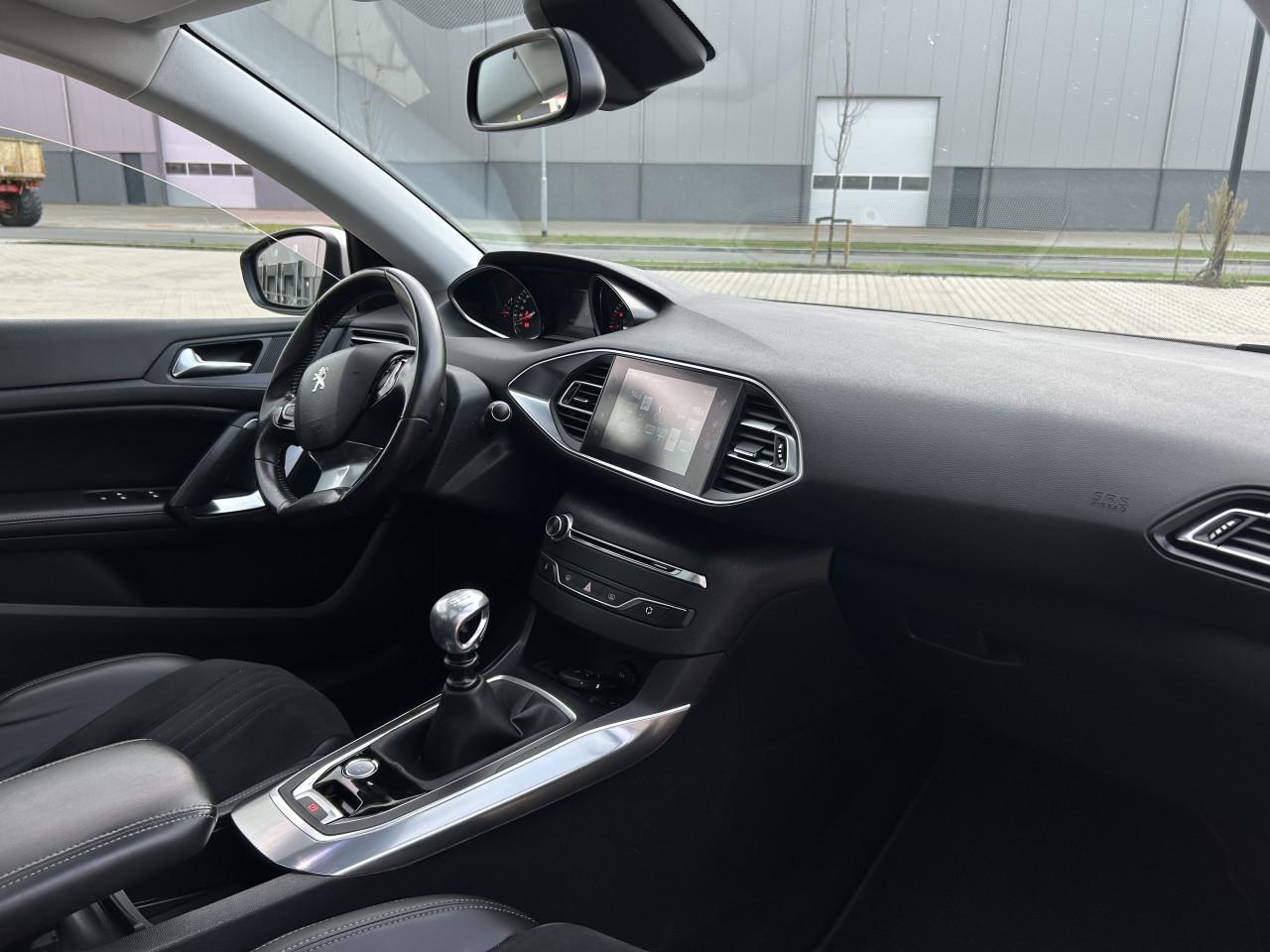 Peugeot 308 1.6 THP Allure 157 PK/PANO/CRUISE CONTR/KEY-LESS