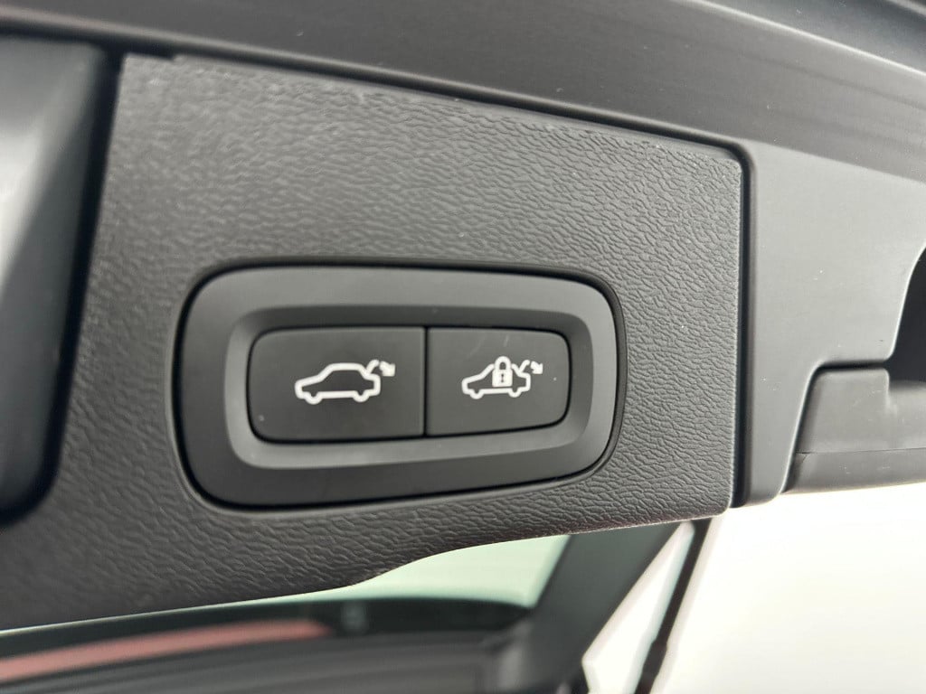 Volvo XC60 2.0 d4 r-design leder camera trekhaak
