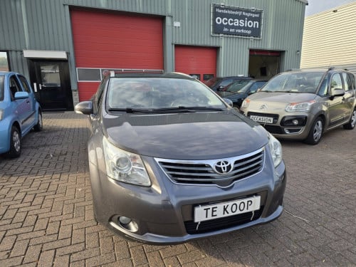 Toyota Avensis 1.8 VVT-i Dynamic Wagon