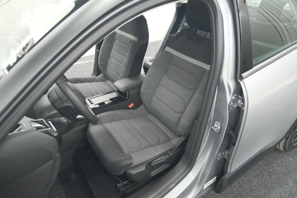 Citroen Ë-c4 feel pack 50 kwh | camera | navigatie | apple carplay | parkee