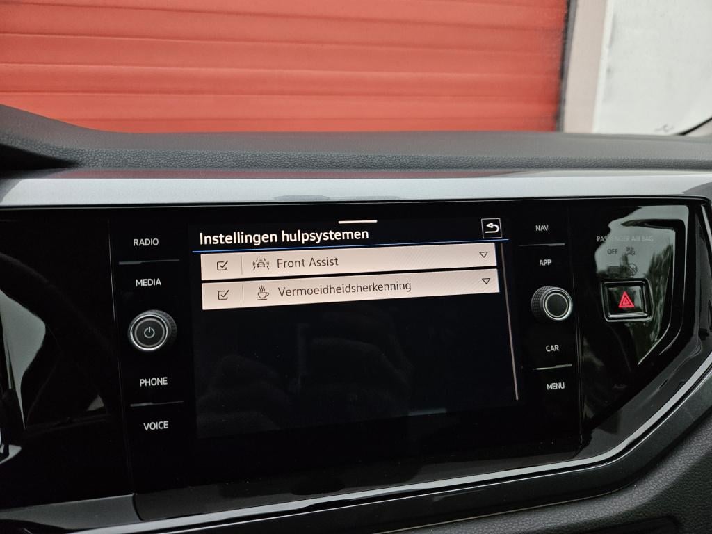 Volkswagen Polo 1.0 tsi | pdc | airco rijklaar inclusief 1 jaar bovag garan