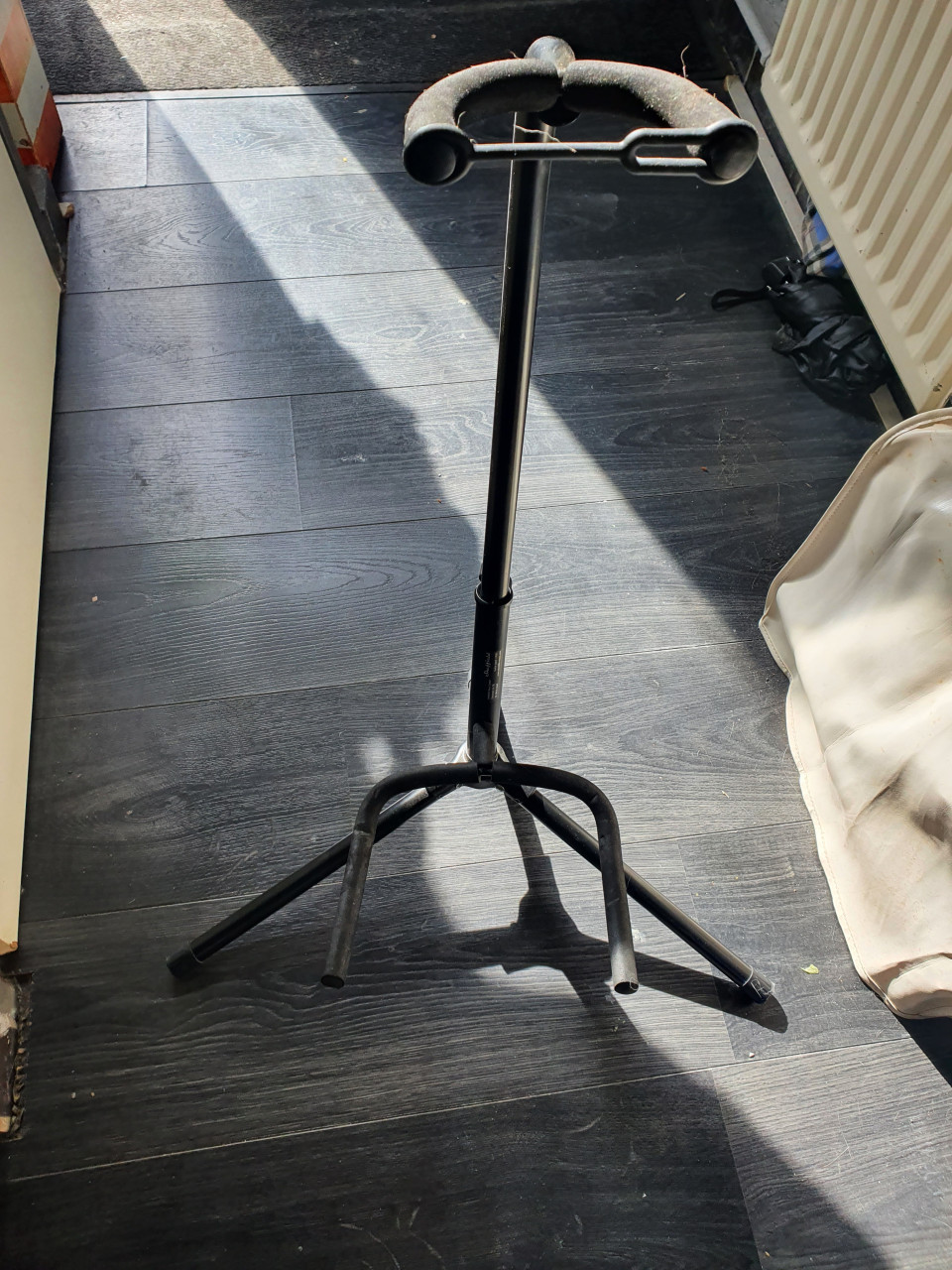 Zgan Gitaar Standaard van het duitse merk sheffield....