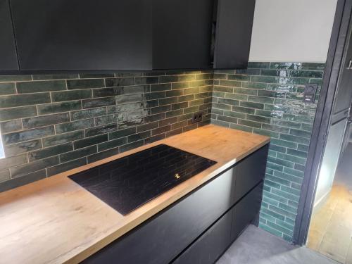 Tegelzetter nodig? Bel/app: 06 21937244 of Mail: jvbtegelzetter@gmail.com