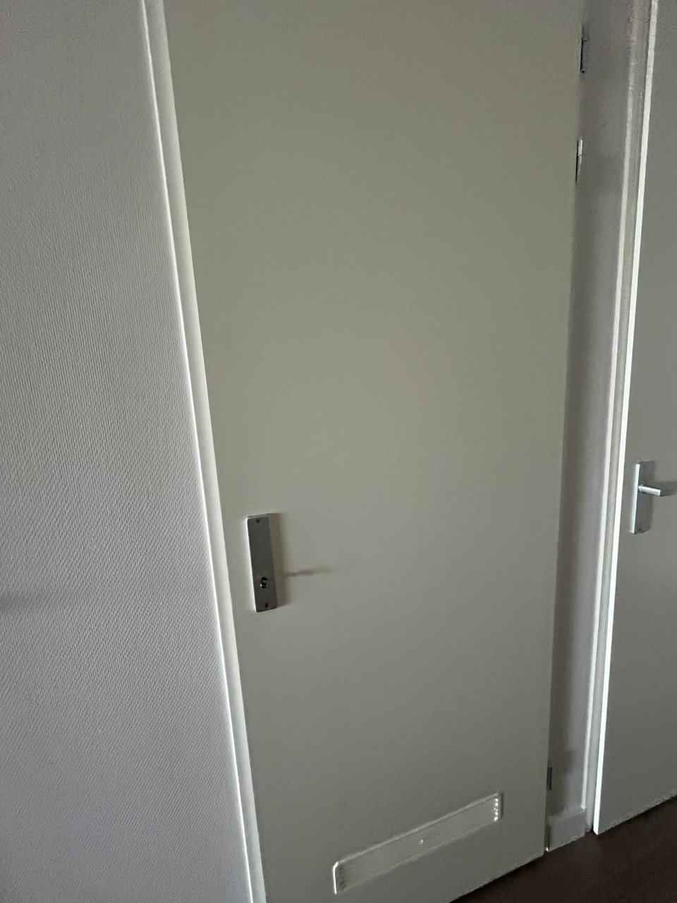 Te koop: 6 opdekdeuren met deurbeslag. Zelf demonteren en vervoeren
