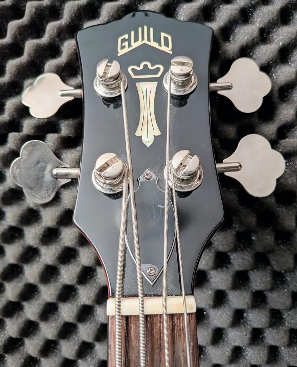 Sigma EST. 1970 akoestische basgitaar