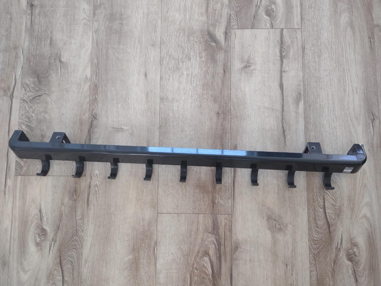 Nette zwarte kunststof kapstok, horeca kapstok Aestic.