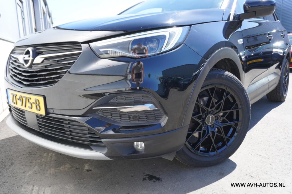 Opel Grandland X 1.2 turbo business executive