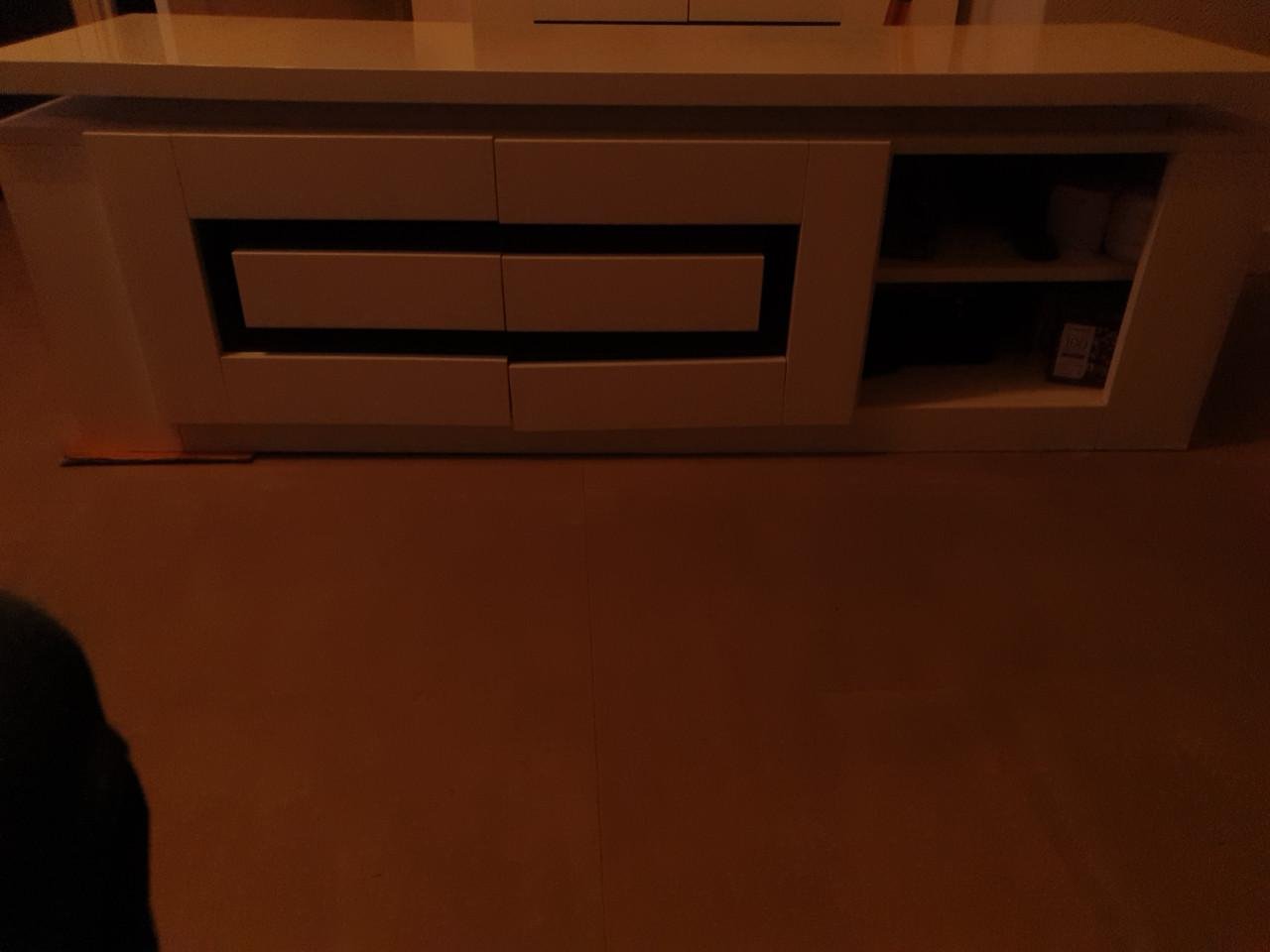 Eettafel, Salontafel, TV  Kast  kleur wit