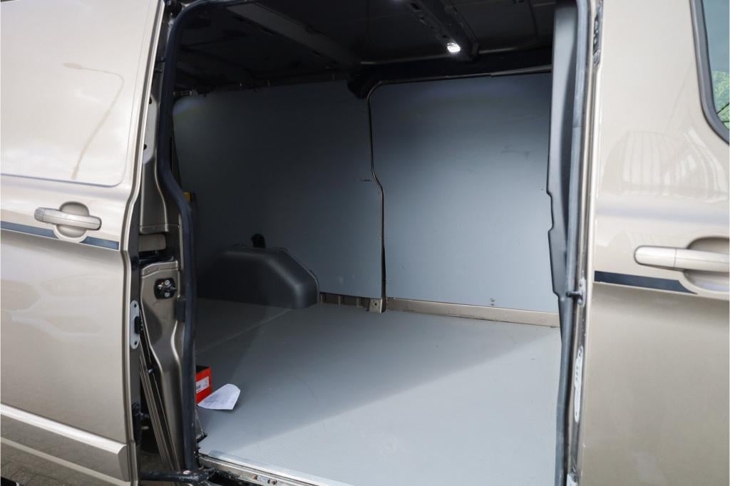 Ford Transit Custom 320 2.0 tdci l2h1 sport 185pk aut. cam i trekhaak i sto