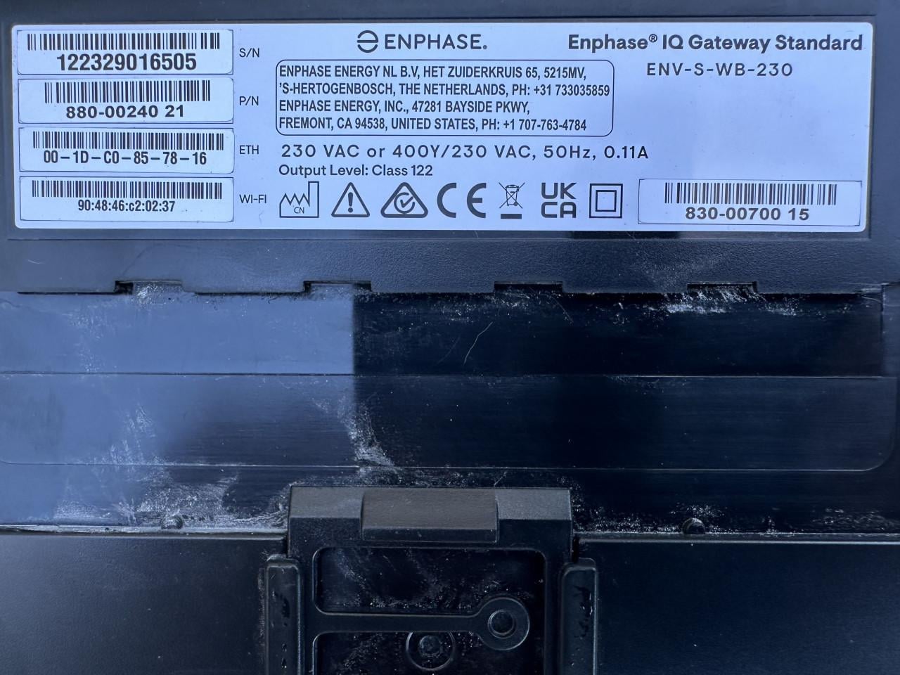 Enphase  IQ gateway  met 8 micro omvormers