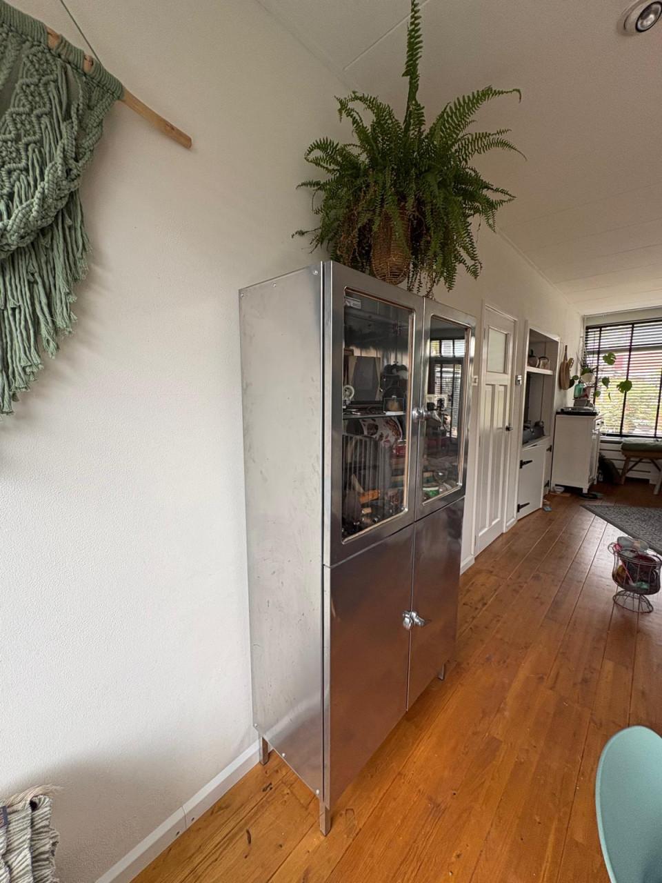 Vintage medicijn-kast