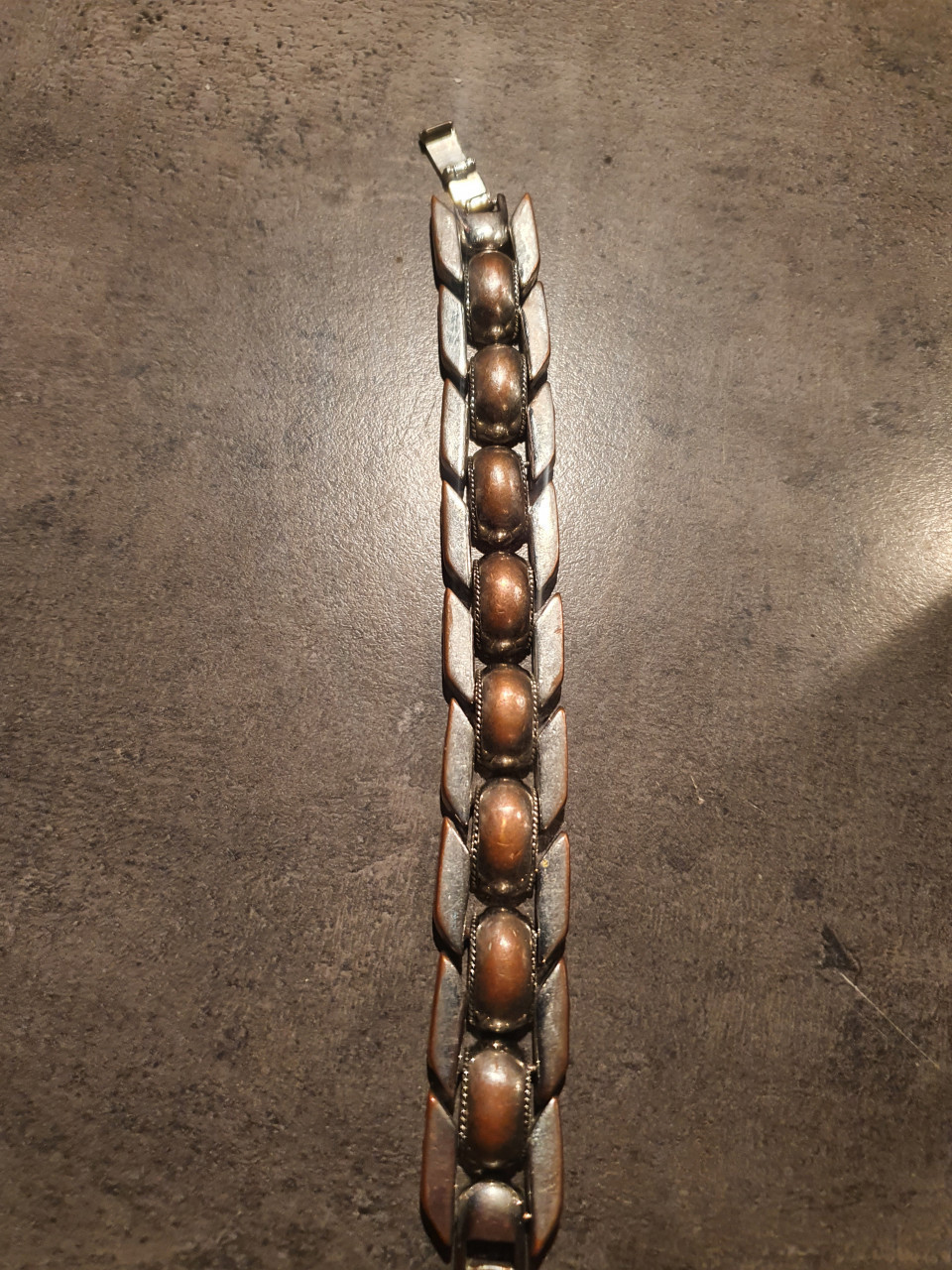 Heel leuk retro vintage armband van zwaar metaal (jaren 50/60)....