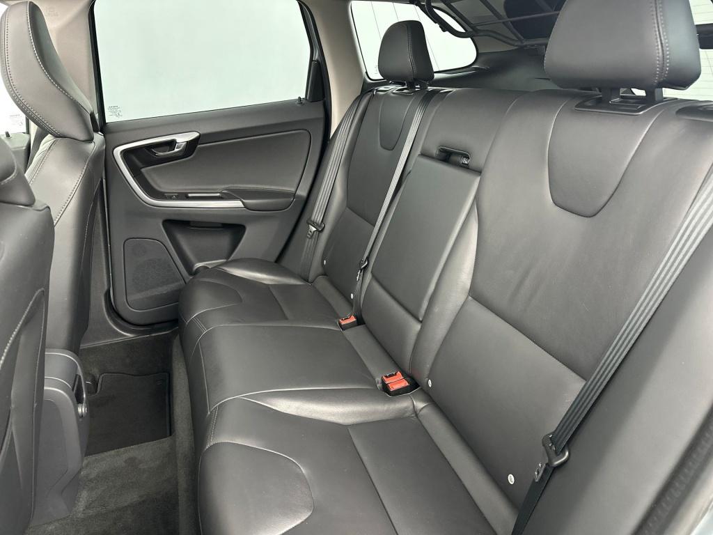 Volvo XC60 t5 gt polar+ | parkeerverwarming op brandstof | schuifdak