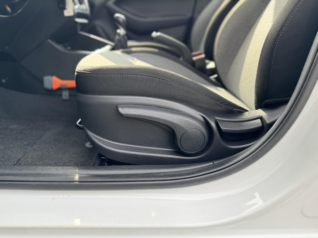 Hyundai I 20 1.2 hp i-motion | airco | cruise control | radio-cd/mp3 speler