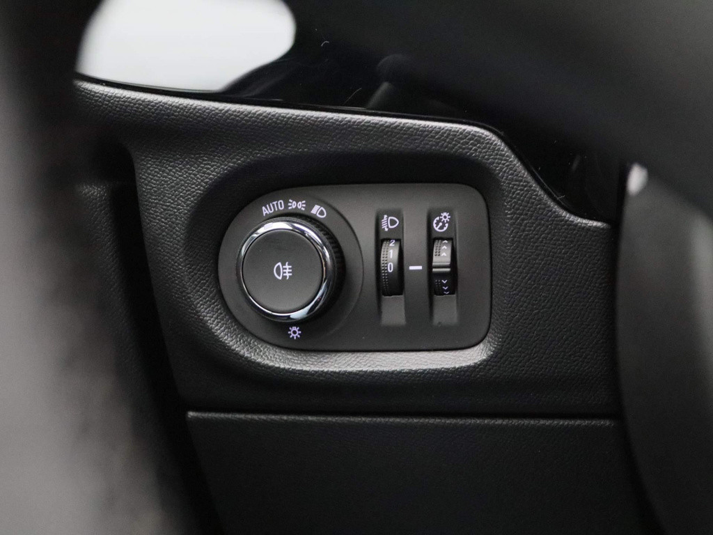 Opel Corsa 1.2 level 4 | navigatie | apple carplay / android auto | airco |
