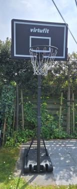 Basketbal paal 1 jaar oud