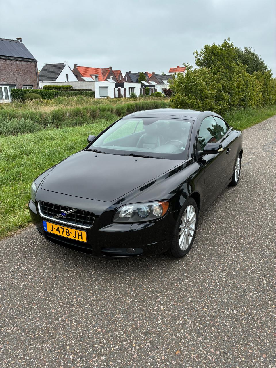 Volvo C70 2.4 140PK Zwart