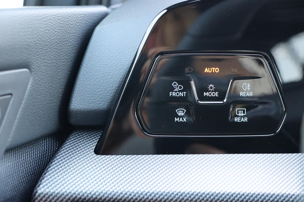 Volkswagen Golf variant 1.5 etsi r-line edition 115pk dsg7