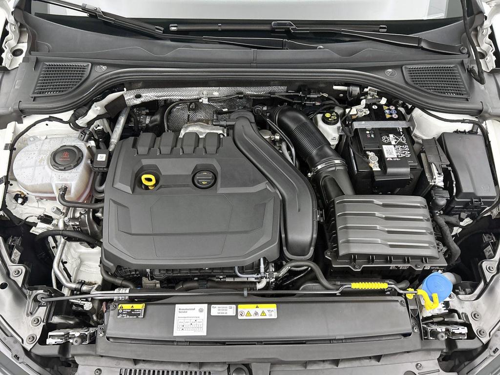 Volkswagen Golf 1.5 etsi r-line business | automaat | panoramadak | navigat