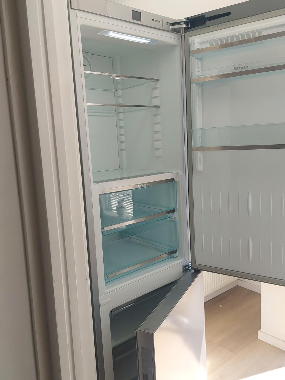 Miele koek/vriescombinatie rvs kleur