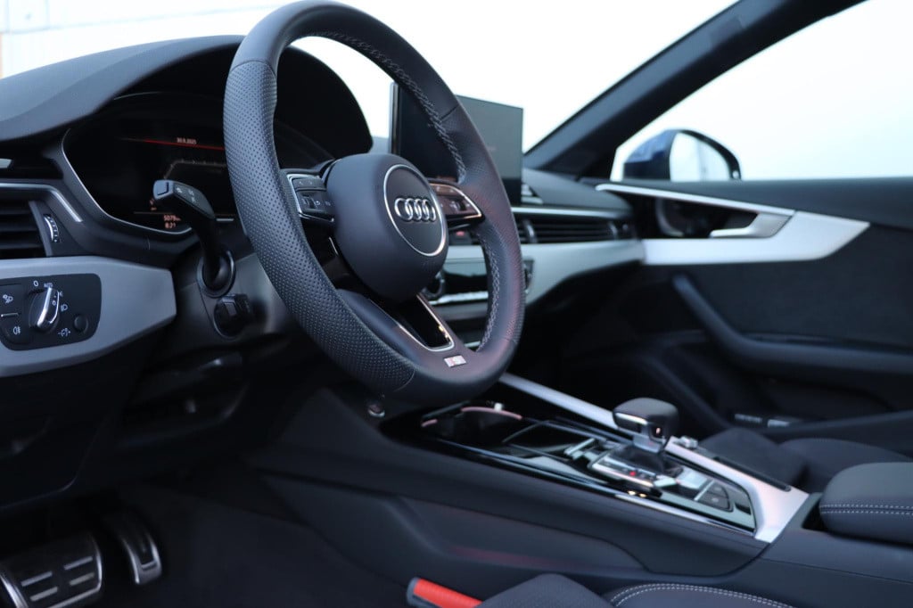 Audi A4 avant 35 tfsi s edition competition