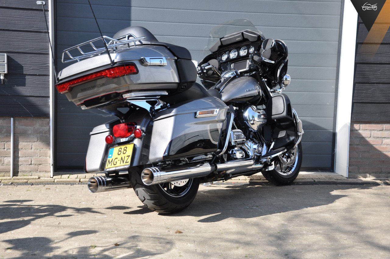 Harley Davidson FLHTK Electra Glide Ultra Limited 103 5HD 11400 km!