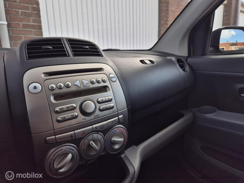 Daihatsu Sirion 2 1.3-16v / origineel nl / 5-deurs / airco