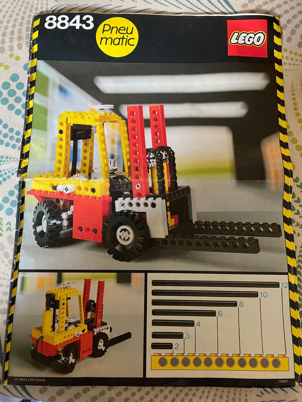 Technic Vorkheftruck 8843