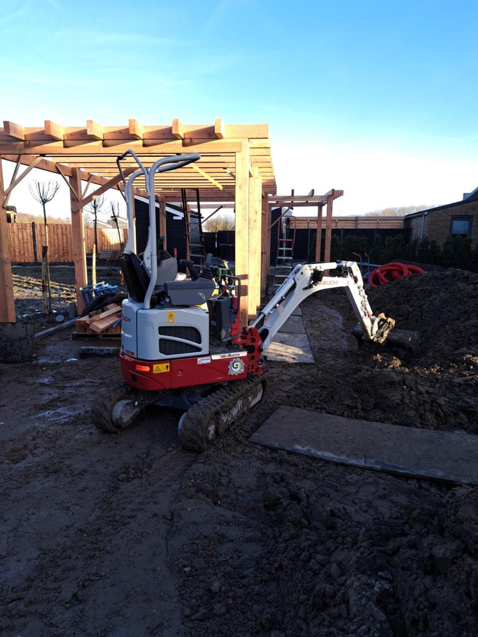 Mini graver 1 tons Te huur