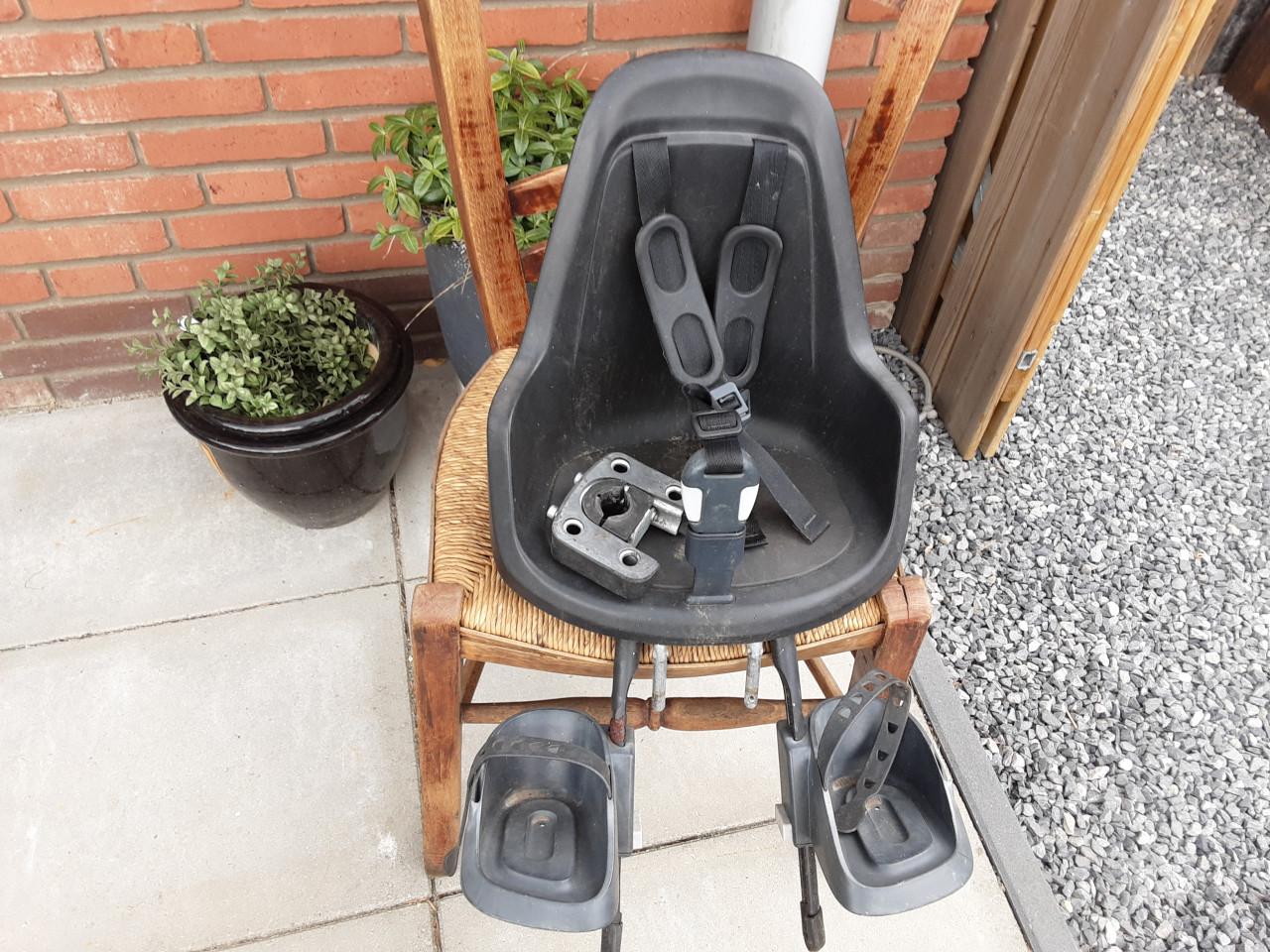 Bobike  fietsstoeltje voor met beugel