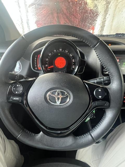 Toyota Aygo 1.0 vvt-i x-cite lage km-stand! 1e eigenaar, dealer oh