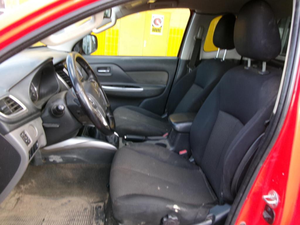 Mitsubishi L200 2.4 di-d 4x4 airco 4wd ( lees tekst!! )