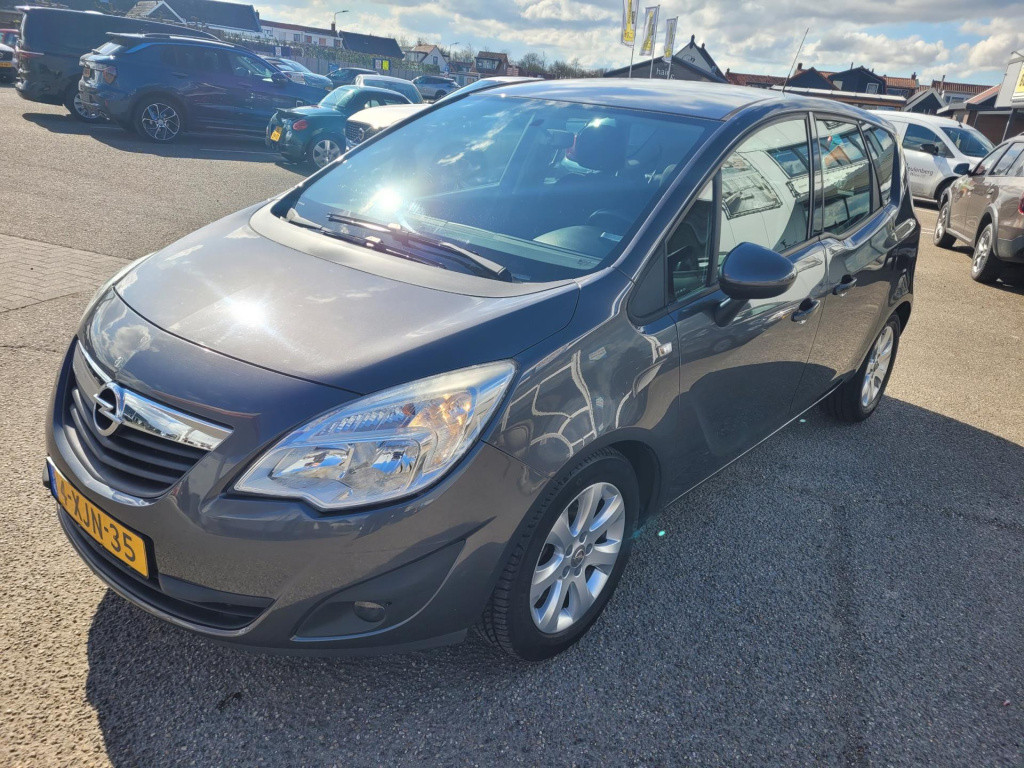 Opel Meriva 1.4 turbo cosmo 4250€ dit is de meeneemprijs/