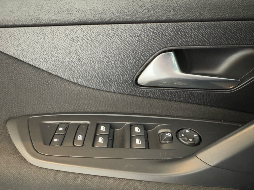 Peugeot 308 1.6 plug-in hybrid 180 active pack business
