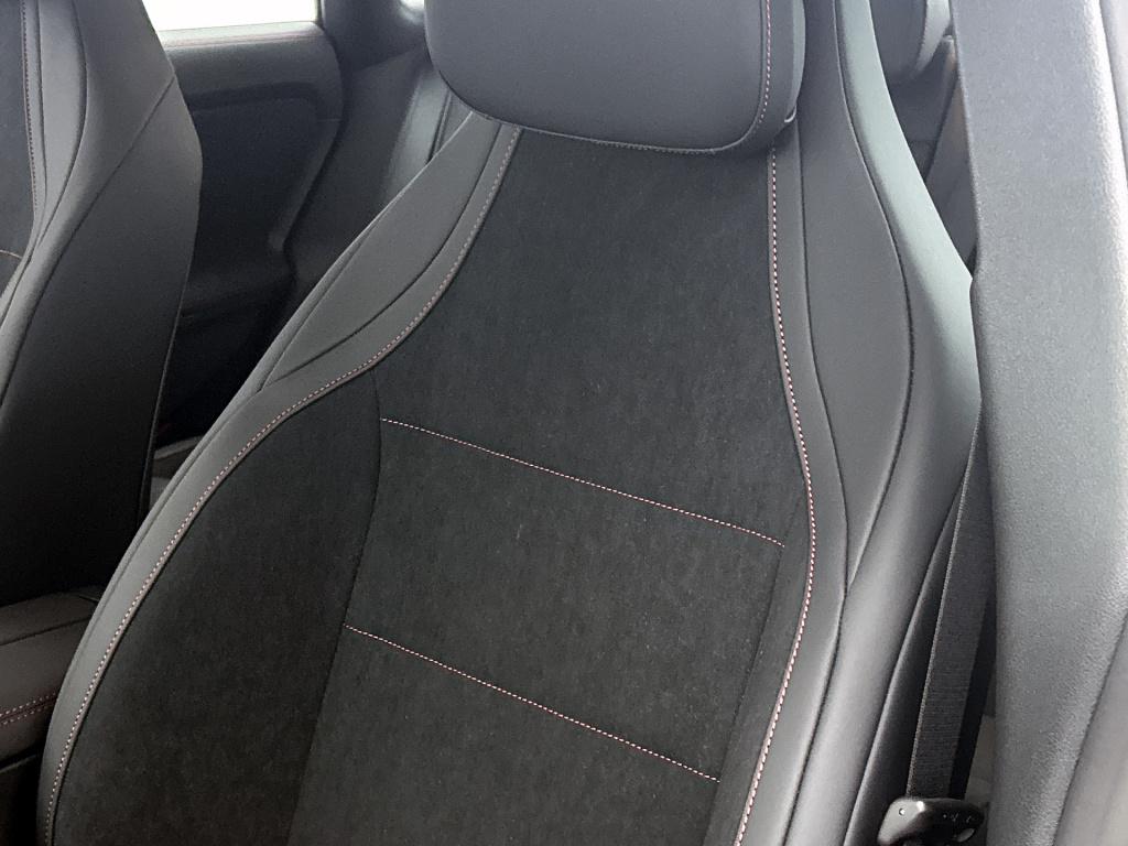 Mercedes-Benz Cla 200 business solution amg | advanced plus pakket | parkee