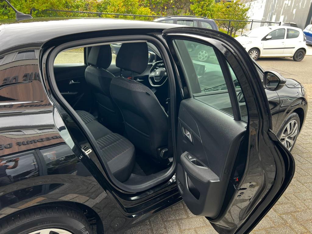 Peugeot 208 1.2 puretech blue lease active