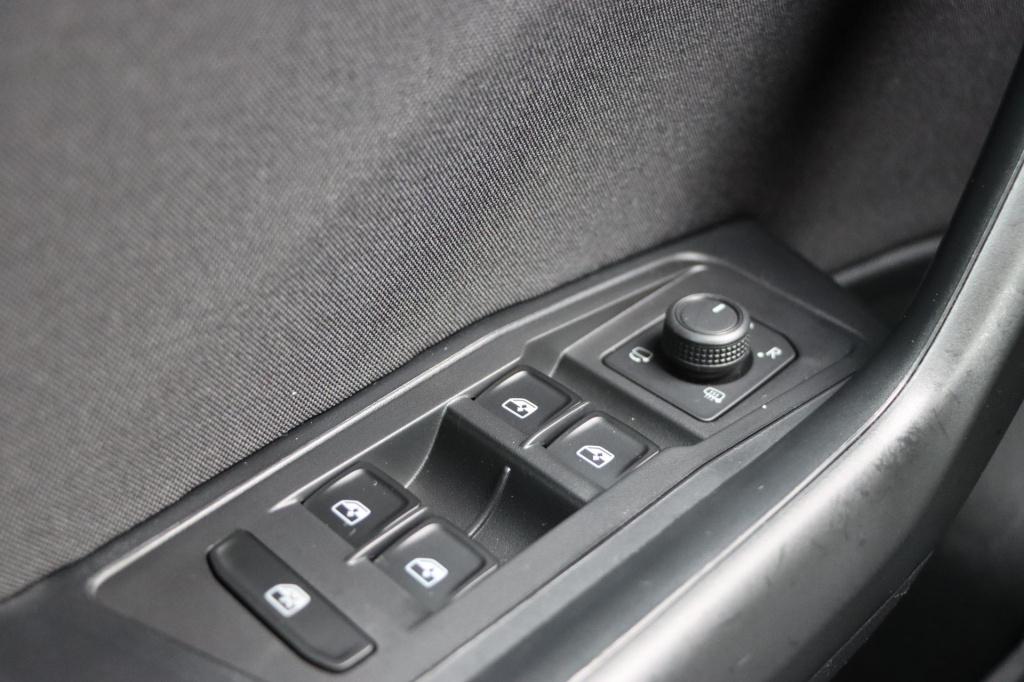 Volkswagen T-roc 1.5 tsi life business 150pk dsg7 | led | stoelverwarming |