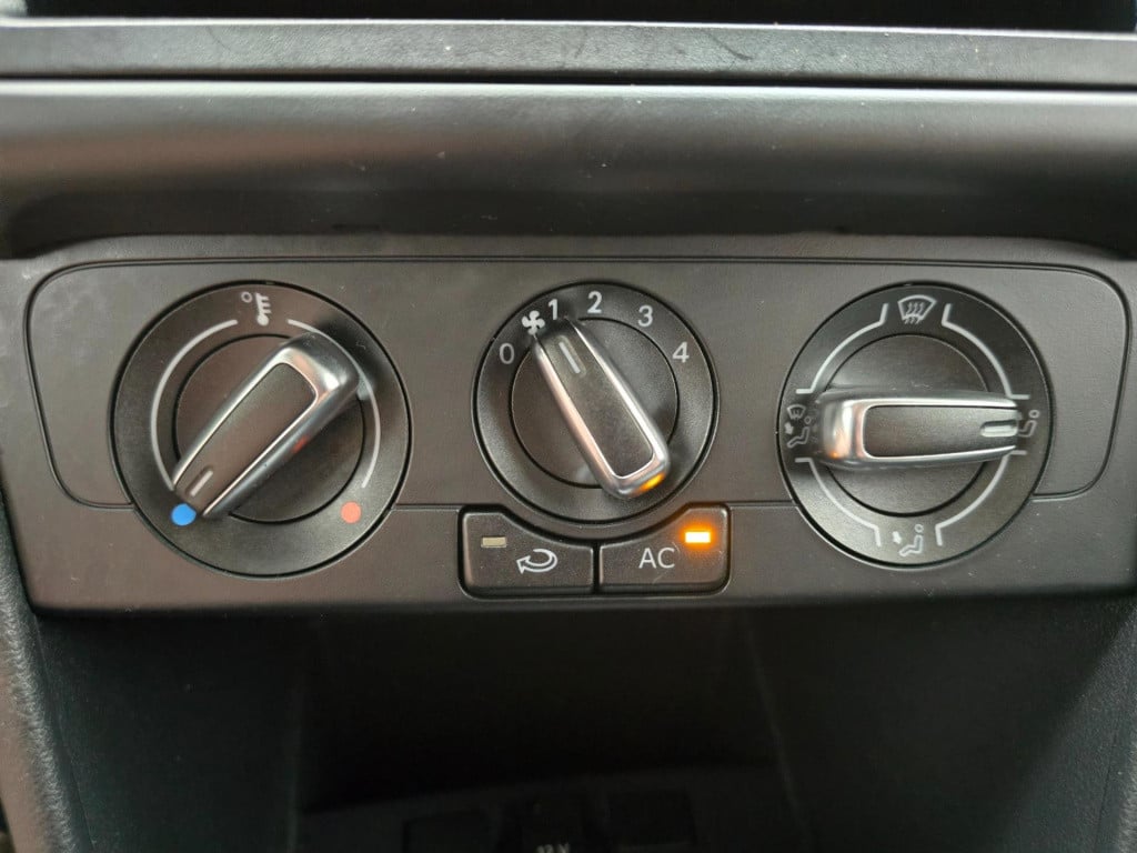 Volkswagen Polo occasion 1.4-16v comfortline met cruisecontrol en leuke vel