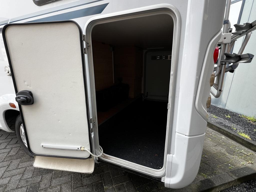 Weinsberg Onbekend r49 x250/2 | camera | groot bed | radio | luifel