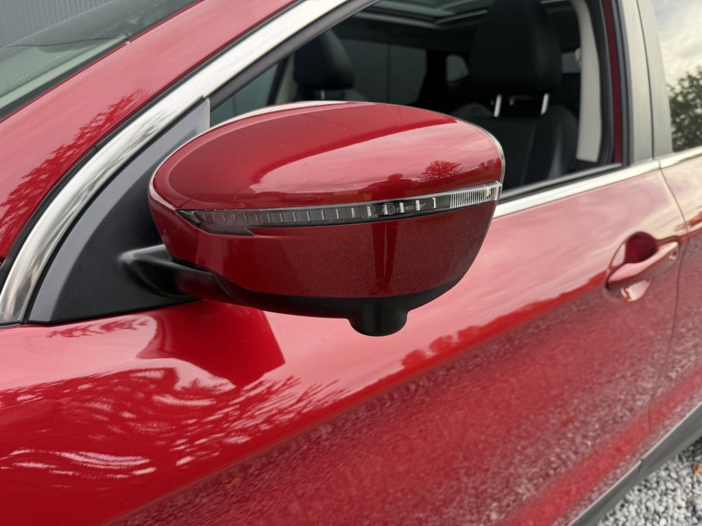Nissan Qashqai 1.2 tekna pakket 5-drs