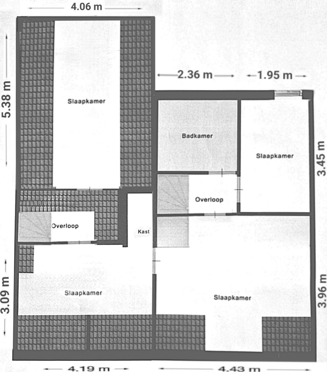 Verrassend ruime halfvrijstaande woning vlakbij het strand te koop