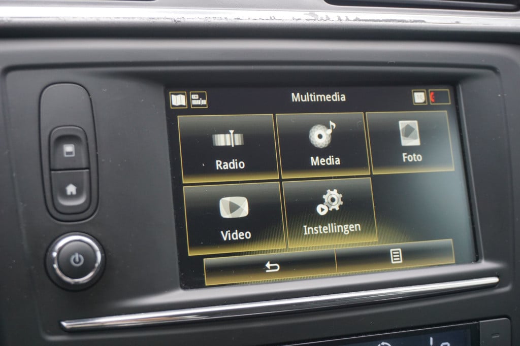 Renault Kadjar 1.2 tce zen airco / navi / cruise / trekhaak / parkeers. / l